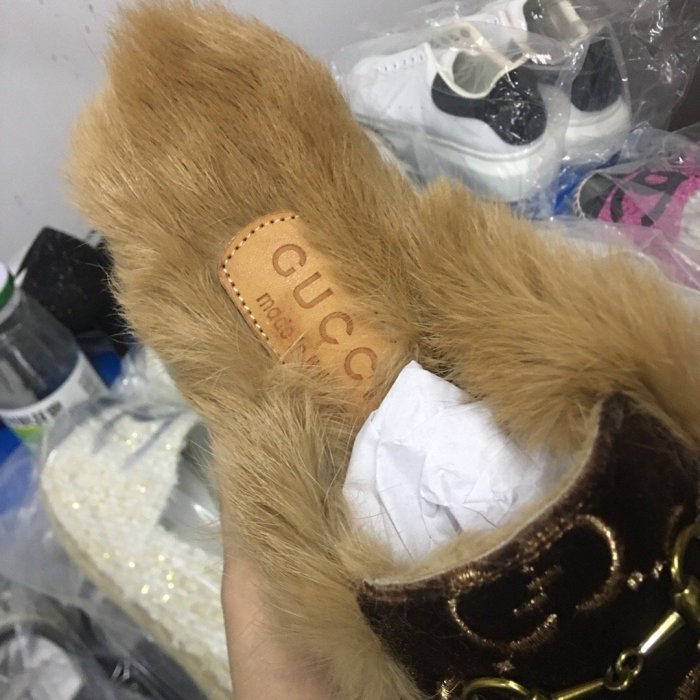 flat fur shoes, size 35-44, with box, SS70-277