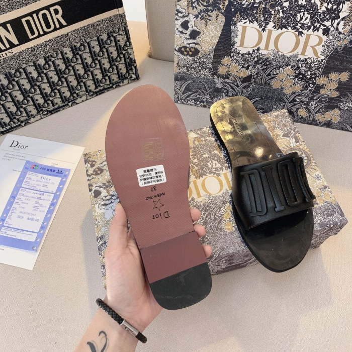 Flat leather sandals slippers , size 34-42 ,with box, SS50-1024
