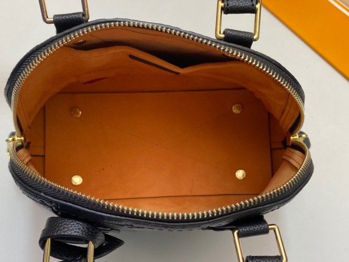 Leather Neo Aima BB bag ,AAAAA ,size 25x18x12cm,  B110