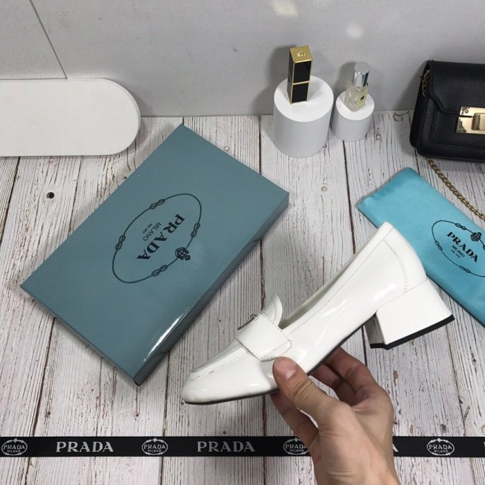 Women flat shoes, size 35-40, with box , SS70-994