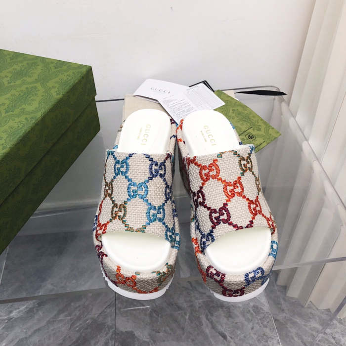 2022 new slippers,size 35-44,with box , SS70-1298-1303