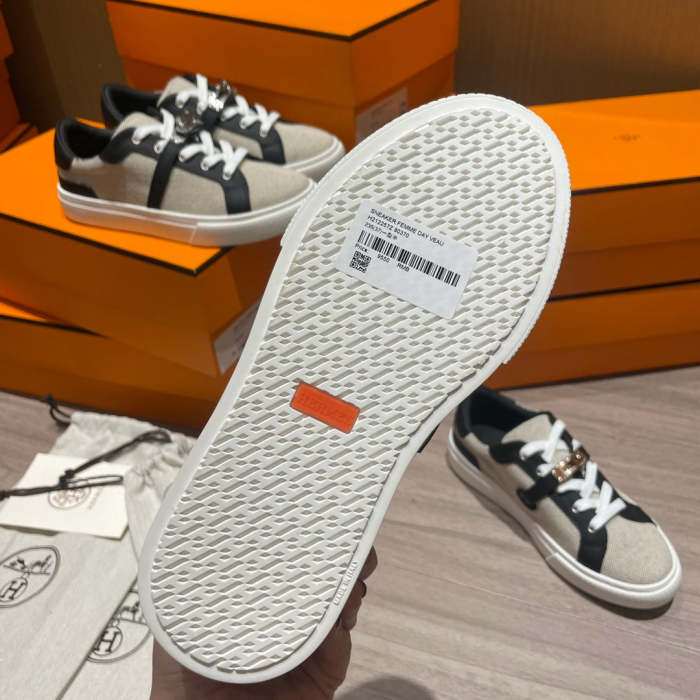 women flat sneakers shoes, size 35-40,with box , SS80-372-373