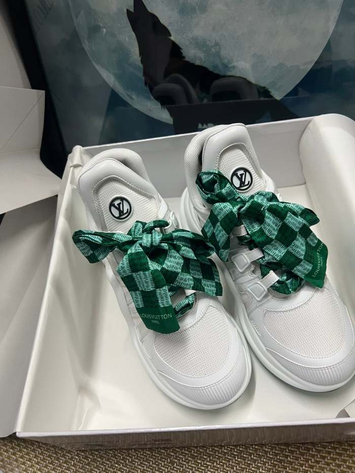 women sneakers shoes, size 35-41 , SS98-320-322