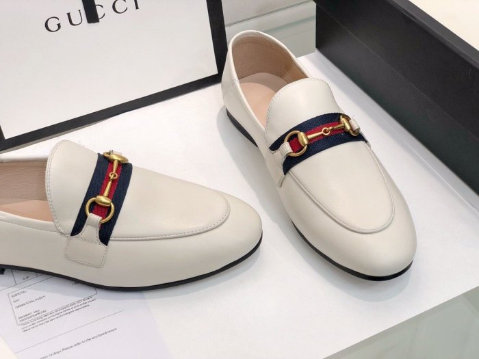 flat shoes  size 35-44, with box, SS60-785