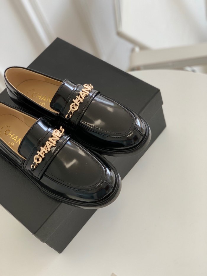 Women flat shoes, size 35-40, with box , SS70-1007