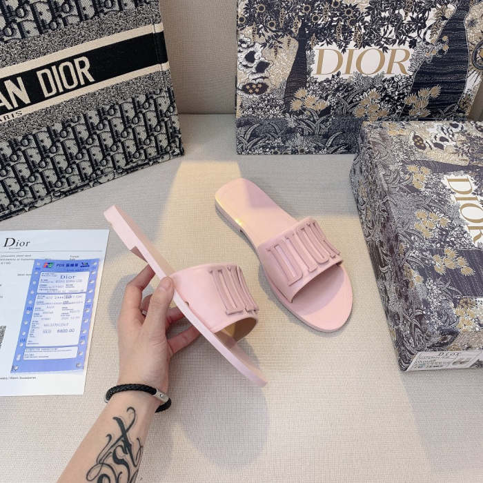 Flat leather sandals slippers , size 34-42 ,with box, SS50-1022