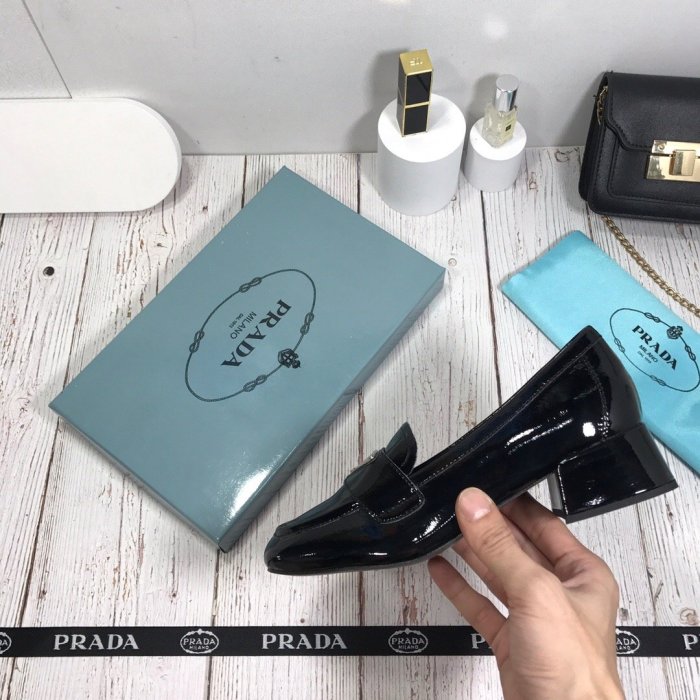 Women flat shoes, size 35-40, with box , SS70-994