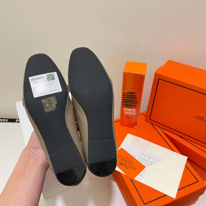 Women flat shoes ,size 35-40 ,with box, SS60-1570-1573