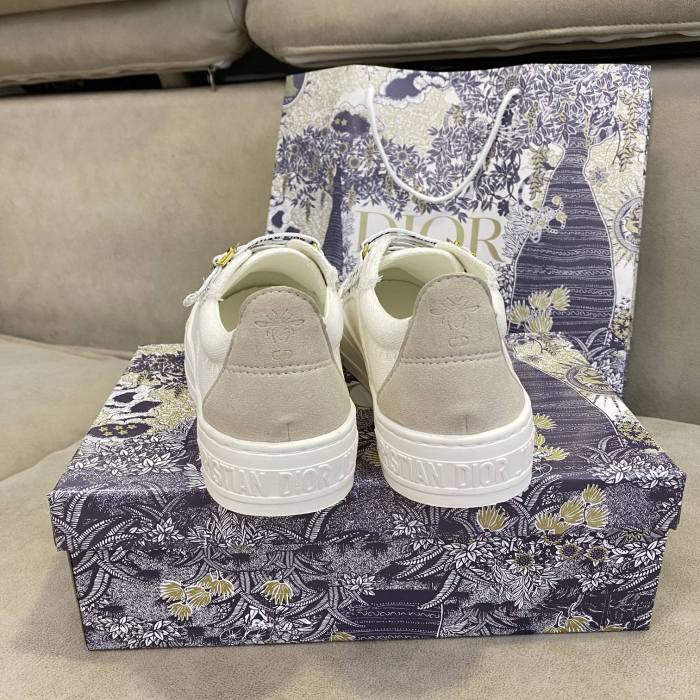 women flat sneakers shoes, size 35-40 with box , SS70-1287-1288