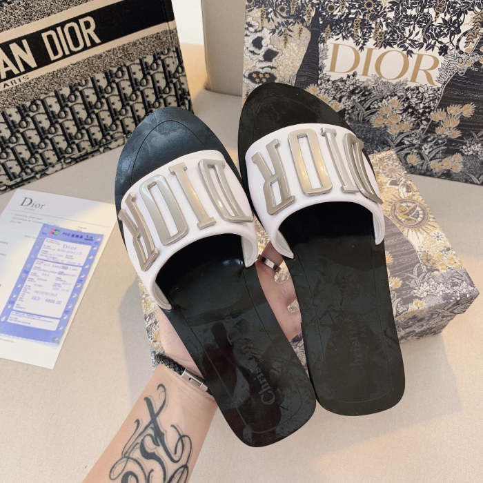 Flat leather sandals slippers , size 34-42 ,with box, SS50-1021