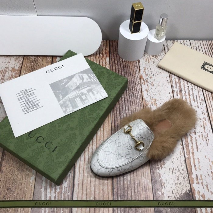 flat fur shoes, size 35-44, with box, SS70-806