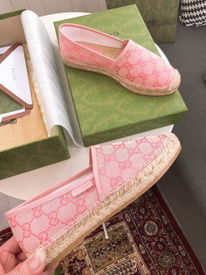 women flat shoes, size 35-41, with box ,  SS60-611-616