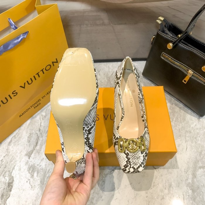 Women heel shoes,size 35-43, with box, SS70-1101-1104