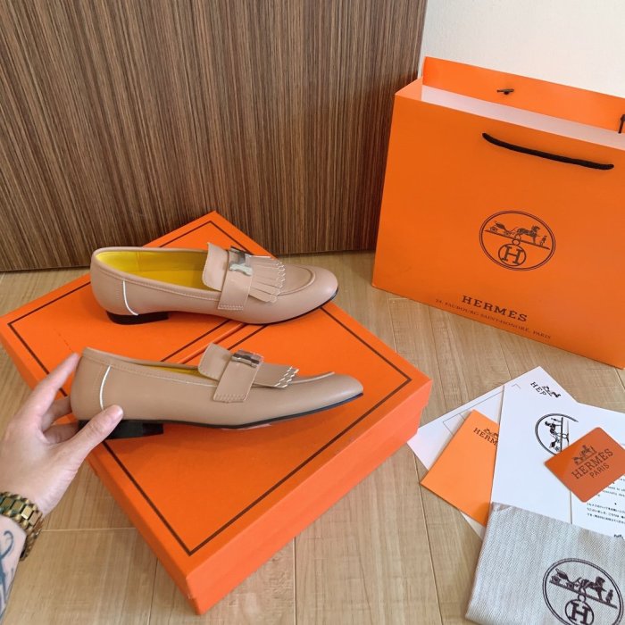 Women flat shoes, size 34-42, with box, SS70-1070