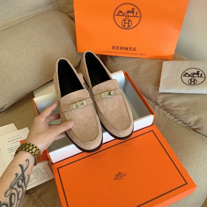 Women flat shoes, size 35-42, with box, SS70-1068