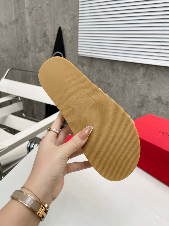 Flat leather sandals slippers , size 35-41 ,with box, SS60-1630-1633