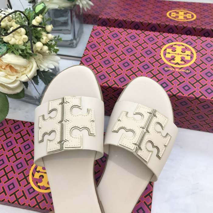 Flat leather sandals slippers , size 34-40 ,with box, SS50-958