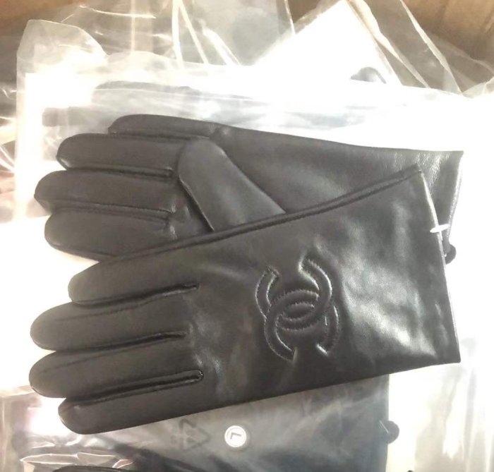 Women's fur leather gloves