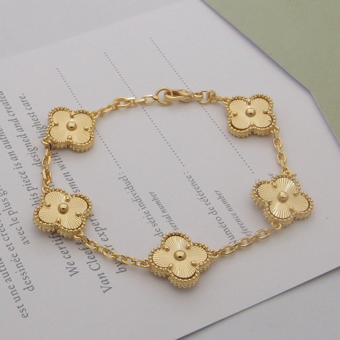 bracelet bangle cuff jewelry ,with box,  J25