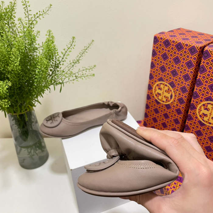 Women flat shoes ,size 35-40 ,with box, SS60-1606-1615