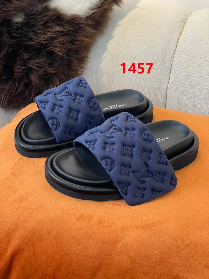 Flat leather sandals slippers , size 35-41 ,with box, SS60-1454-1458