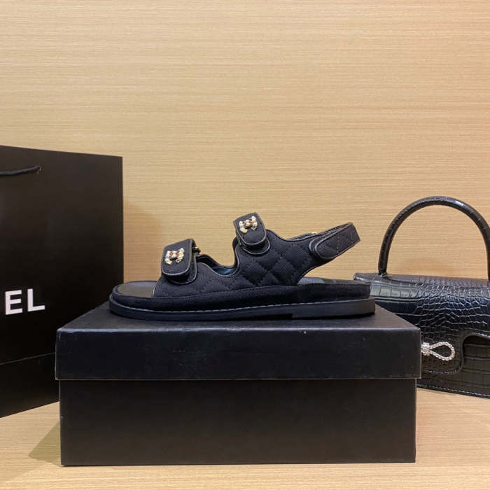 Flat leather sandals slippers , size 34-40 ,with box, SS60-1468
