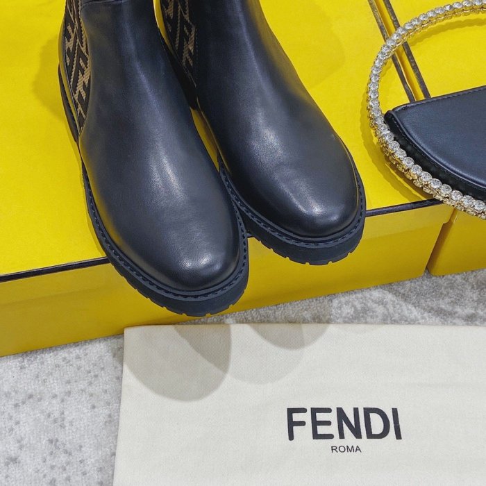 women boot shoes, size 35-40, with box, SS88-355-357