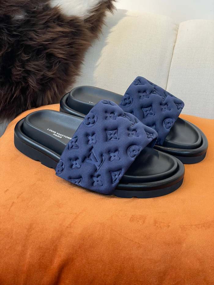 Flat leather sandals slippers , size 35-41 ,with box, SS60-1454-1458