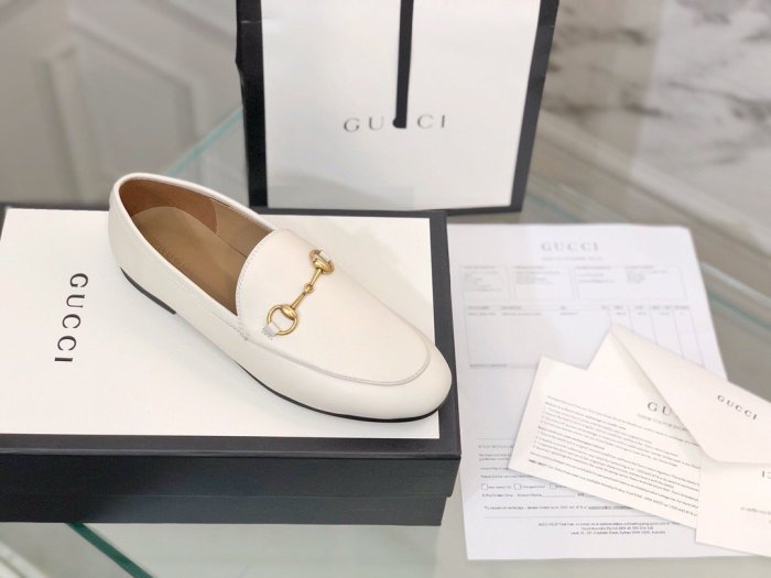 flat shoes  size 35-44, with box, SS60-783