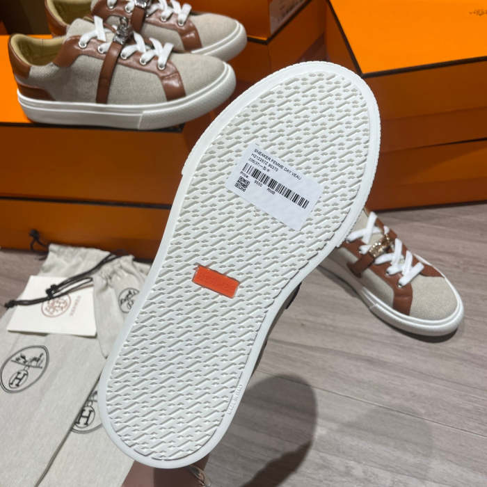women flat sneakers shoes, size 35-40,with box , SS80-374-375