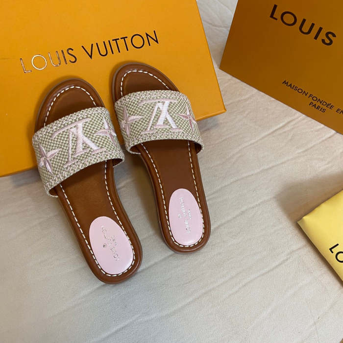 Flat leather sandals slippers , size 35-41 ,with box, SS50-920