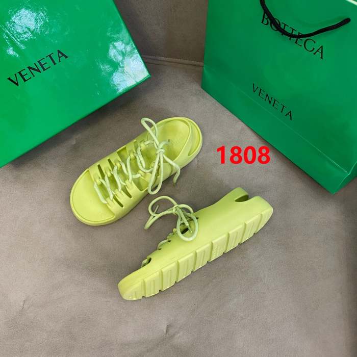 Flat leather sandals slippers , size 35-39, SS60-1807-1811