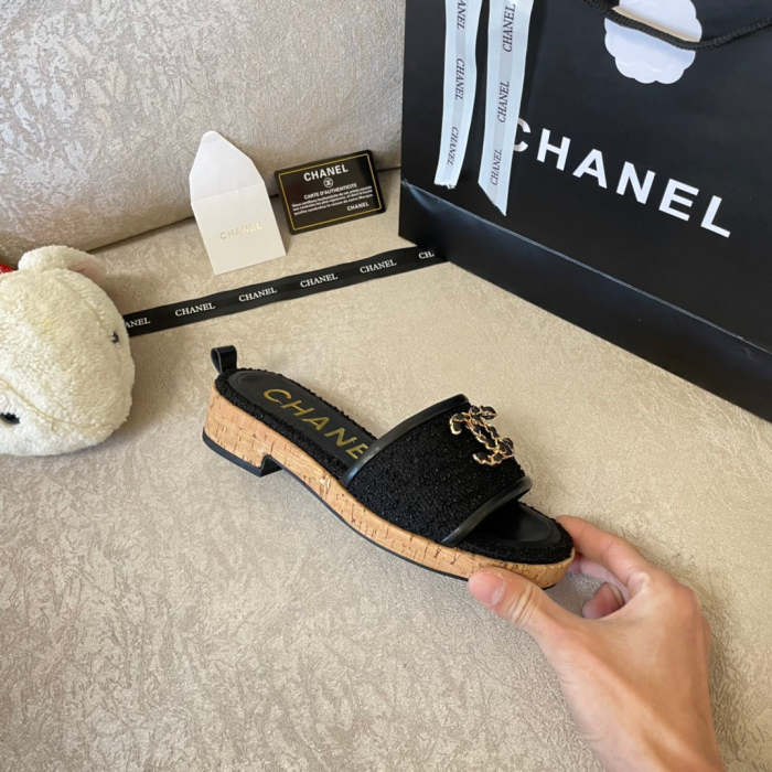 Flat leather sandals slippers , size 34-41 , with box, SS60-1345-1348