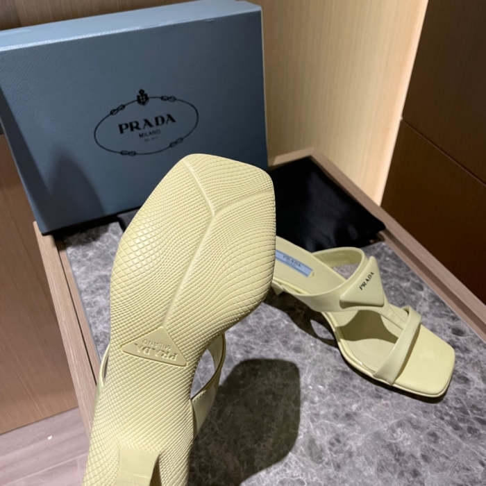 Flat leather sandals slippers , size 35-40 , with box, SS60-1384-1389