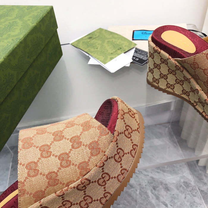 2022 new slippers,size 35-44,with box , SS70-1298-1303