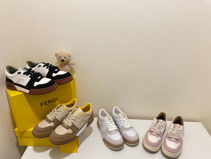 women flat sneakers shoes, size 35-40,with box , SS88-446-449