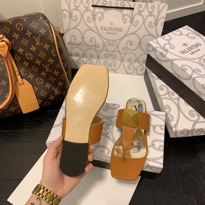 Flat leather sandals slippers , size 35-40 ,with box, SS50-967-972