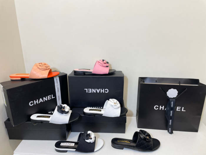 Flat leather sandals slippers , size 35-41 ,with box, SS50-998-1003