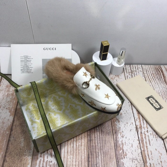flat fur shoes, size 35-44, with box, SS70-814