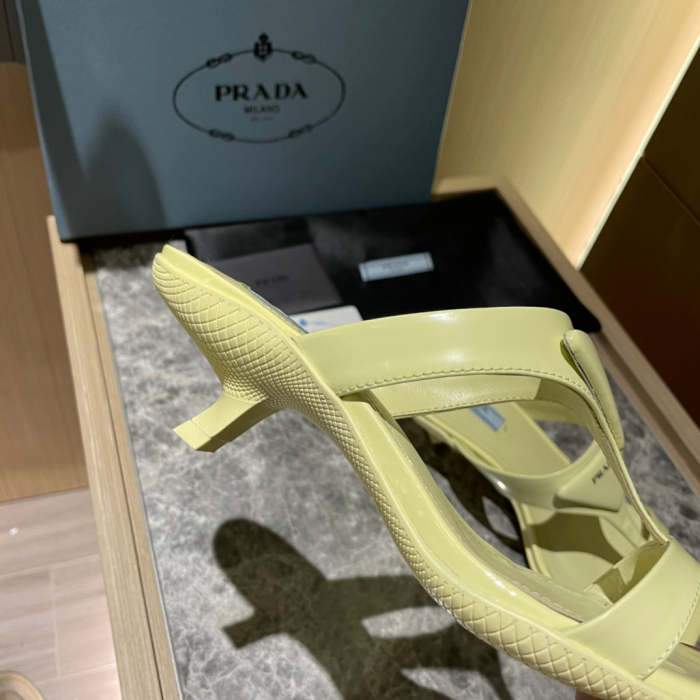 Flat leather sandals slippers , size 35-40 , with box, SS60-1384-1389