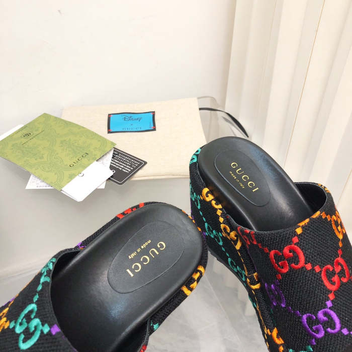 2022 new slippers,size 35-44,with box , SS70-1298-1303