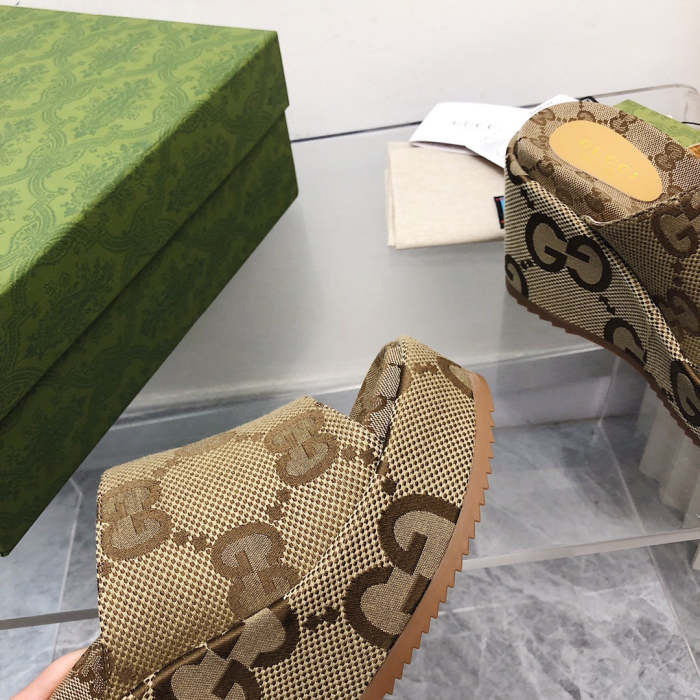 2022 new slippers,size 35-44,with box , SS70-1298-1303