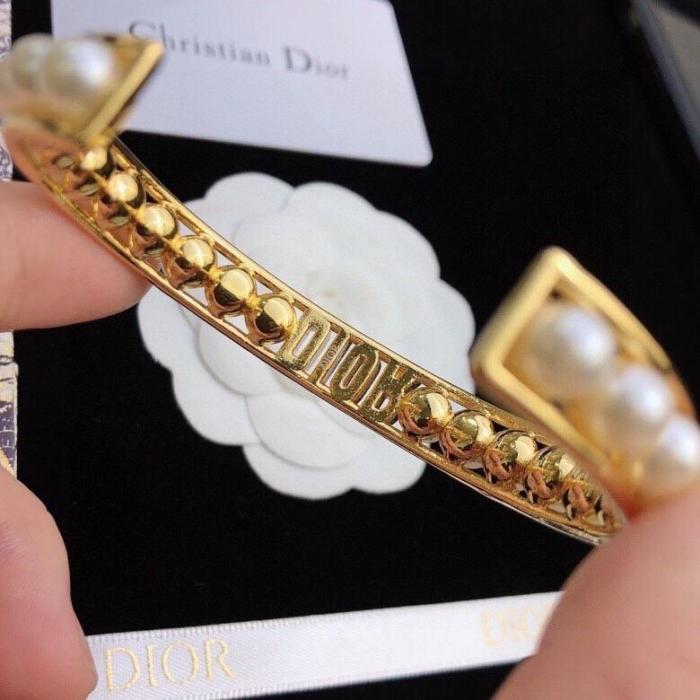 bracelet bangle cuff jewelry ,with box,  J25-859