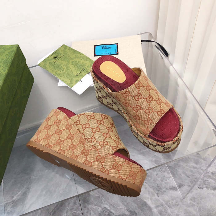 2022 new slippers,size 35-44,with box , SS70-1298-1303