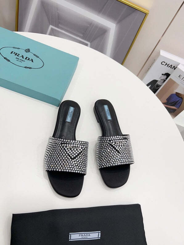 Flat leather sandals slippers , size 35-40 ,with box, SS60-1421-1422
