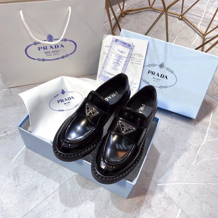 Women flat shoes, size 35-40  with box, SS60-880