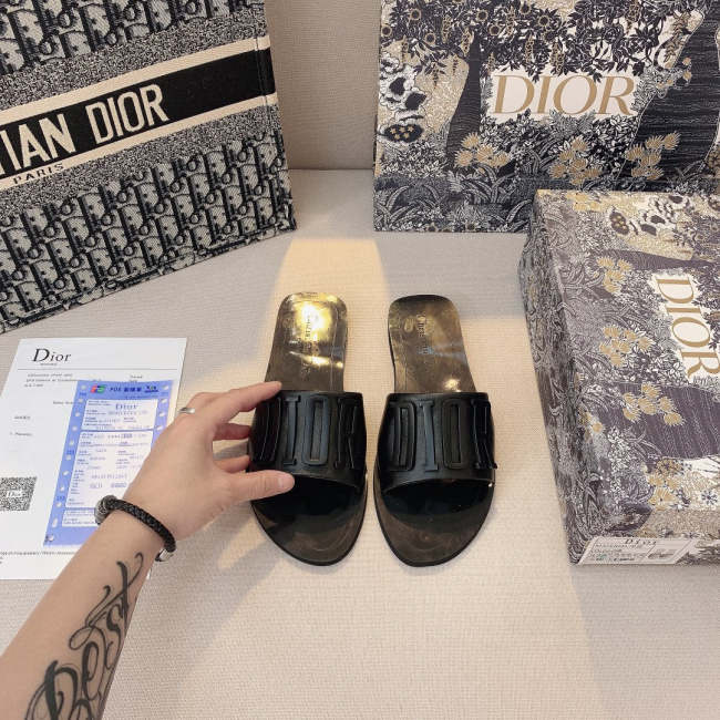 Flat leather sandals slippers , size 34-42 ,with box, SS50-1024
