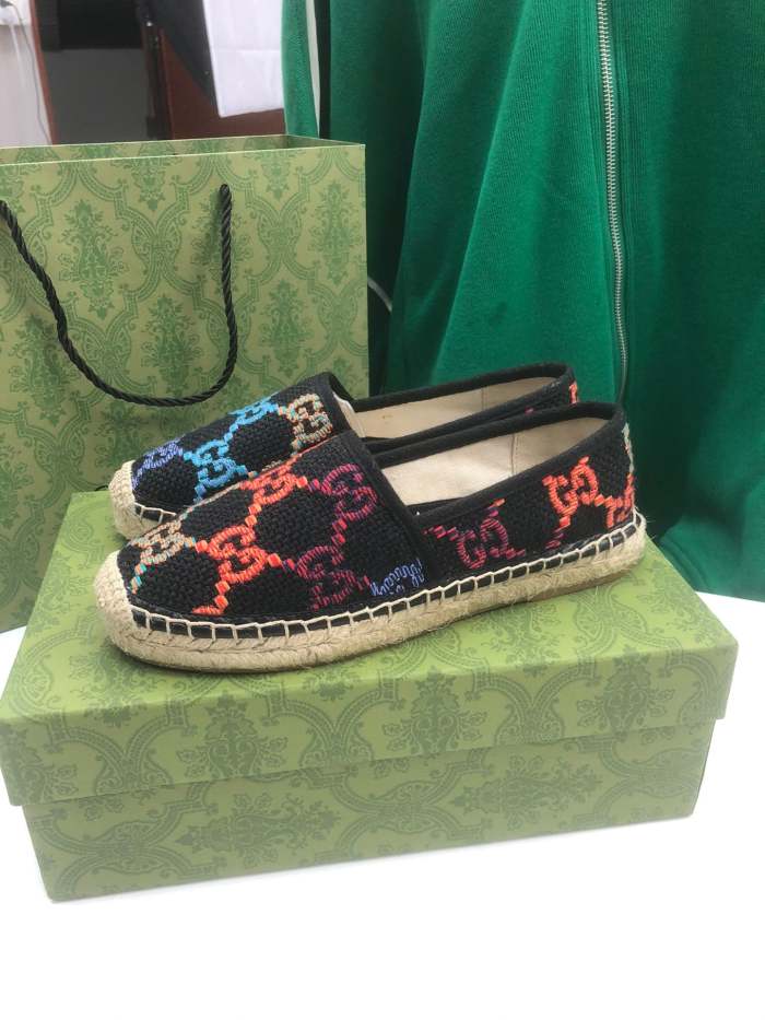 Women flat shoes ,size 35-41 ,with box, SS60-1520