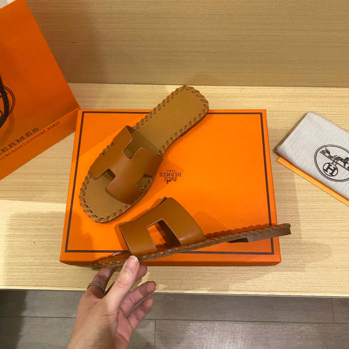 Leather flat sandals shoes, size 35-40 , SS60-1680-1682