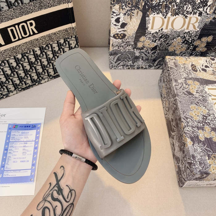 Flat leather sandals slippers , size 34-42 ,with box, SS50-1025